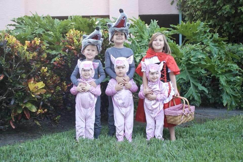 kelly-meinke-family-halloween-costumes-threelittlepigs