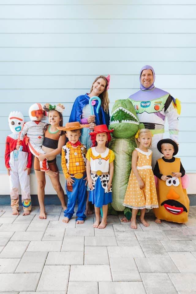 kelly-meinke-family-halloween-costumes1-toystory